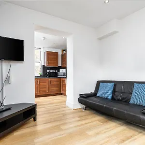 Apartment Aldgate Flats, London